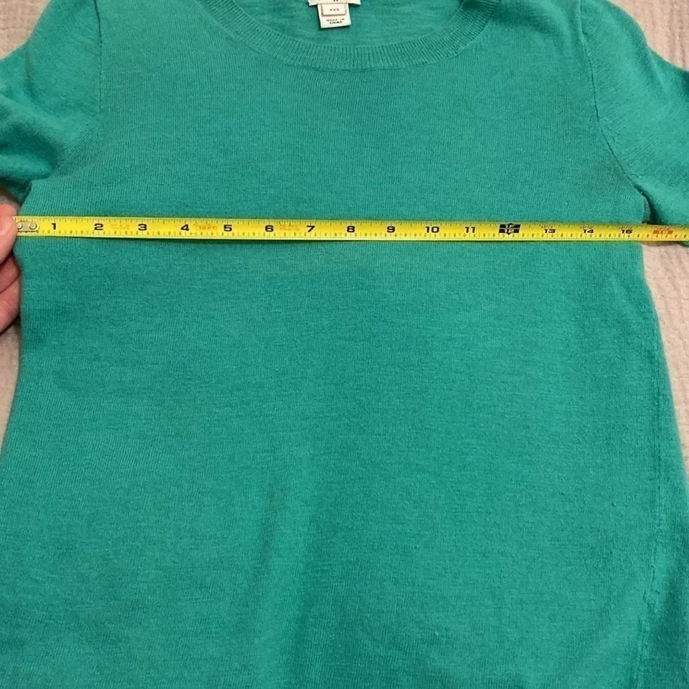 J. Crew cotton blend crew neck green sweater. Size Xxs.